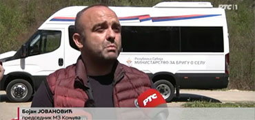  Ministar Krkobabić u Kuršumliji u prvoj vožnji minibusom  